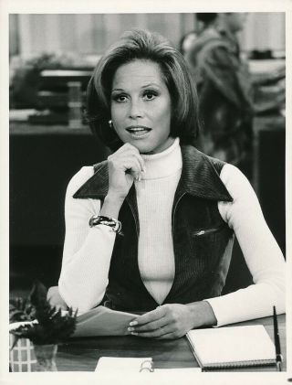 Mary Tyler Moore Vintage 1970s The Mary Tyler Moore Show Cbs Tv Photo