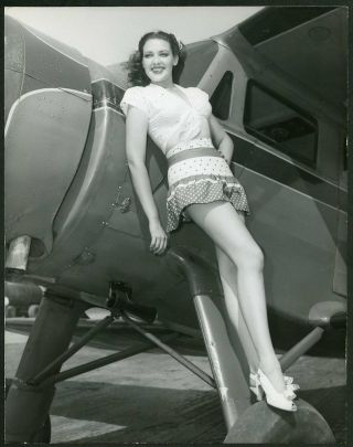 Linda Darnell W Airplane Vintage 1940s Leggy Cheesecake Photo