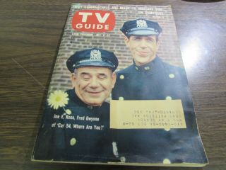 Vintage - Tv Guide Oct 21 1961 - Fred Gwynne - Car 54 Where Are You ? - Cover