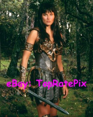 Lucy Lawless - Xena: Warrior Princess - 8x10 Photo 10
