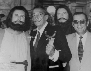 Salvador Dali With Group Rare Candid 8x10 Photograph
