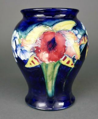 Fine Nouveau Antique Moorcroft Art Pottery For The Queen Cobalt Blue Orchid Vase