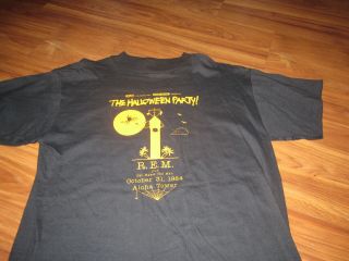 the HALLOWEEN PARTY VINTAGE REM ALOHA TOWER 1984 CONCERT TEE SHIRT R.  E.  M.  STIPE 6