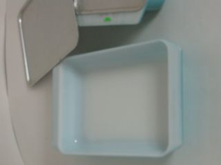 Pyrex Turquoise Blue Snowflake 548 - B 1.  25 Qt & 2 Qt Casserole 575 - B 2 lids 550MC 7