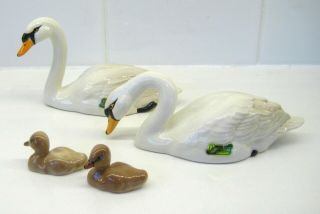 Beswick Ware Swan And Cygnet Family Swans Head Up And Down Cgynet Left And Right