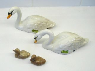 Beswick Ware Swan and Cygnet family Swans Head Up and Down Cgynet Left and Right 3