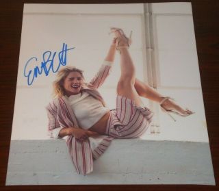 Emily Bett Rickards Signed Sexy Leggy Babe 8x10 Photo Autograph Arrow Flash
