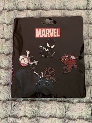 Sdcc 2019 - Marvel Exclusive - Skottie Young - Spider - Verse Enamel Pin Set