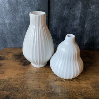 Jonathan Adler Pot A Porter Relief Ribbed Ceramic Vases Matte White Set Of 2