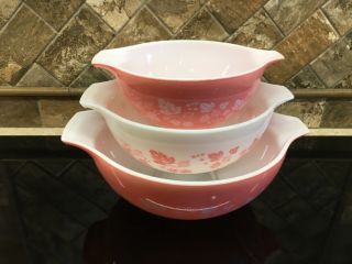 1950’s Pyrex Gooseberry Pattern Pink Cinderella 3 Piece Mixing Bowl Set