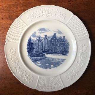 Wellesley College Wedgwood Etruria Dinner Plate - - 10 1/2 " - - Very Good Cond