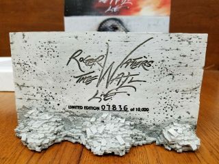 Roger Waters / Pink Floyd The Wall Live VIP Concert Brick Statue NIB 7836/10,  000 3