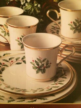 Lenox Holiday 12 Piece Bone China Dinnerware Set With 24k Gold Accent