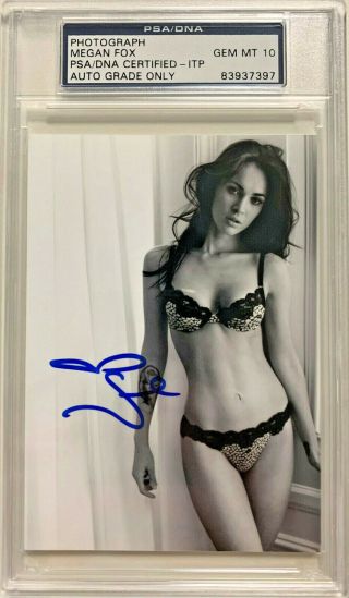 Megan Fox Sexy Autographed 3.  5 X 5 Photo Signed Psa/dna Slabbed Graded 10
