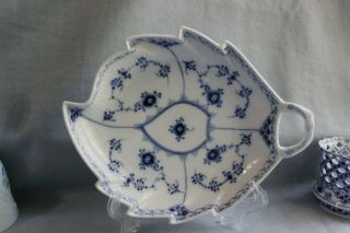 Vtg.  Royal Copenhagen Blue Fluted Half Lace Porcelain Lg.  Leaf Tray Dish Denmark
