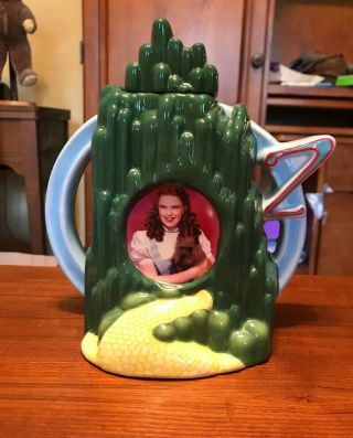 Vintage Dorothy,  “Emerald City Tea Set,  ” The Wizard of Oz,  2000. 2