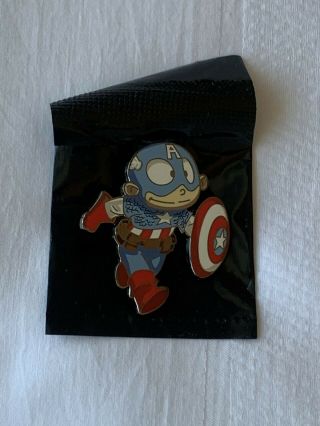 Sdcc 2019 Exclusive Marvel Heroes Skottie Young Pin Captain America