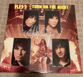Kiss “turn On The Night” 12” Ep Signed By Paul Stanley Signature