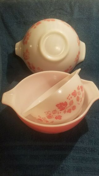 Vintage Pyrex Set Of 3 Pink & White Gooseberry Mixing Bowls Cinderella