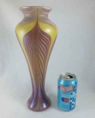 Signed Vandermark 2009 Plum & Gold 12.  5 " Pulled Feather Studio Art Glass Vase