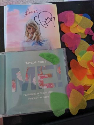 Taylor Swift Signed Autograph Lover Cd Booklet Cover & Me Cd