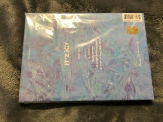 ITZY YEJI MWAVE Signed IT ' Z ICY Album (No Photocards) 2