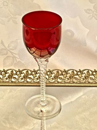 MAGNIFICENT VINTAGE HAND CRAFTED RUBY RED WINE GLASSES TWISTED CLEAR STEM 5
