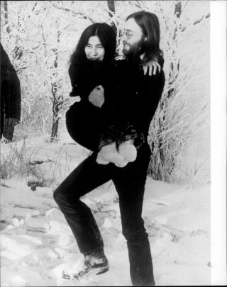 The Beatles / John Lennon & Yoko Ono / Vintage 1970 Press Photo