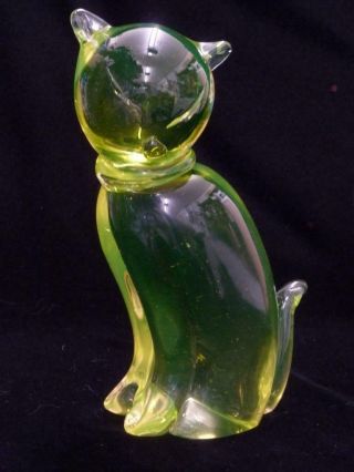 5 - 1/2 Pounds Of Murano Vaseline Glass Cat Figurine Circa 1960 