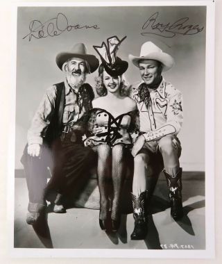 Roy Rogers / Dale Evans Signed 8x10 B&w / Gabby Hayes In Photo