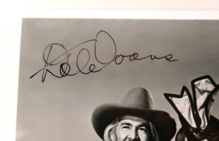 Roy Rogers / Dale Evans Signed 8x10 B&W / Gabby Hayes in Photo 2