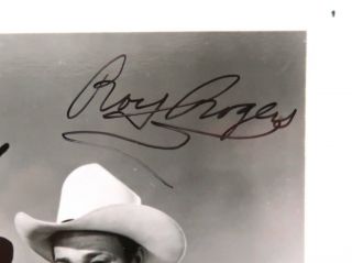 Roy Rogers / Dale Evans Signed 8x10 B&W / Gabby Hayes in Photo 3