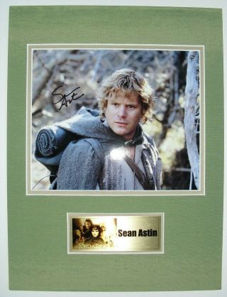 Lord Of The Rings Photo Signed By Sean Astin,  With,  Matted W/name Plate
