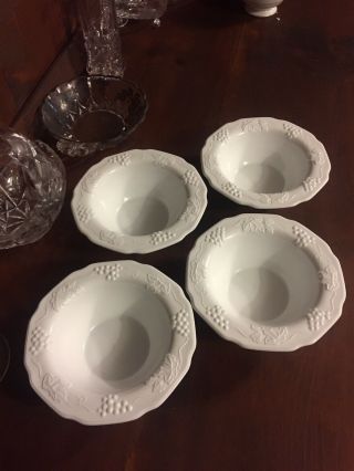 4 Vintage Vhtf Indiana / Colony Harvest Grape 6 1/4 In Milk Glass Cereal Bowls