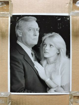 Edward Woodward With Paige Price Tv Portrait Photo Rr 1987 The Equalizer