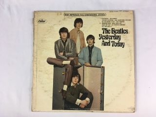 Vintage The Beatles Vinyl Yesterday And Today 1966 Trunk Cover St 2553