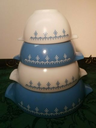 Vintage Pyrex Cinderella Nesting Bowls Snowflake Blue Garland Set Of 4