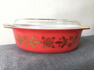 Pyrex Golden Poinsettia Red Christmas Casserole Dish With Lid 2.  5 Qt