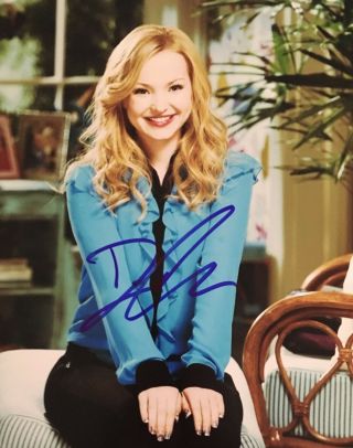 Dove Cameron Cute Disney Actress Signed 8x10 Autographed Photo E3