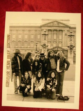 Lynyrd Skynyrd At Buckingham Palace 1977 Photo Black / White 8 X 10
