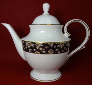 Lenox China Golden Dynasty Pattern Coffee Pot & Lid - 8 "