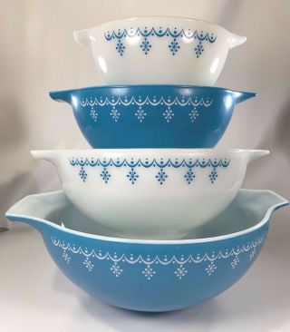 Vintage Snowflake Blue Garland Pyrex Cinderella Nesting Bowls Set Of 4