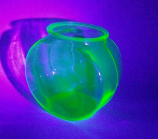 Vintage Art Deco Retro Vaseline Green Glass Fish Bowl Uranium Unique Collectible
