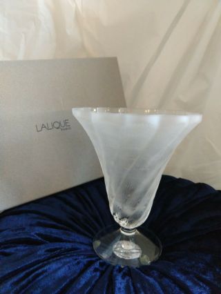 Lalique Frosted Crystal Vase Lucie Pattern Swirl Shell Feathers 5.  75 " Deco Style