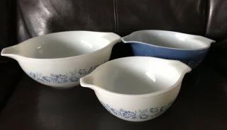 Vintage Pyrex Colonial Mist Blue & White Nesting Bowls W/handles 441/442/443