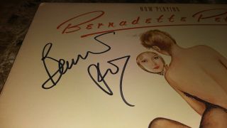 BERNADETTE PETERS CELEBRITY SIGNED AUTOGRAPHED ALBUM COVER W/COA AUTHENTIC RARE 2