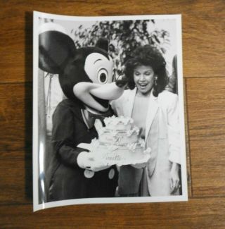 Annette Funicello Is Honored By The Disney Legend Award