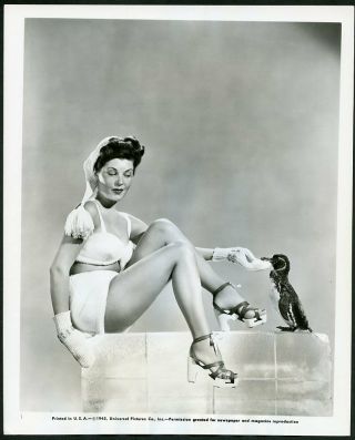 Barbara Bates W Penguin Vintage 1945 Leggy Cheesecake Photo