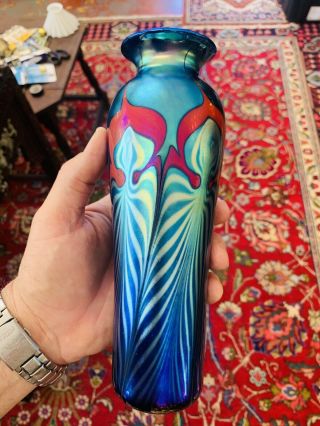 Signed Evan Chambers Iridescent Pulled Feather Hand Blown Art Glass Vase Perfect