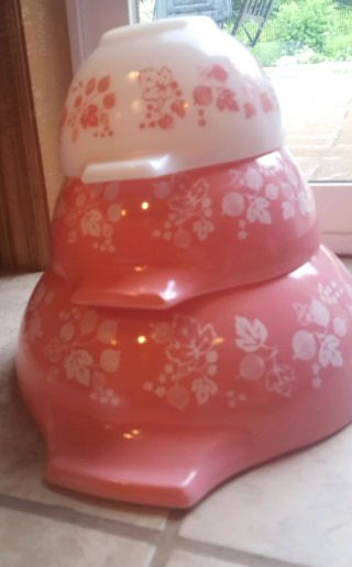 Vintage Pyrex Mixing Bowl Set of 3 Cinderella Style 441 442 444 Pink Gooseberry 2